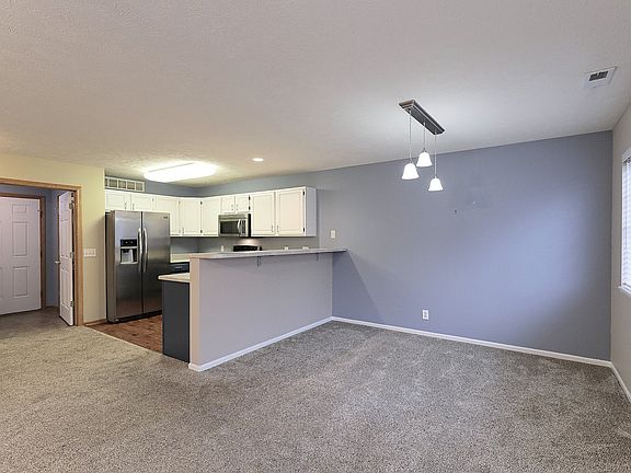 5th image of 6821 Milan Dr