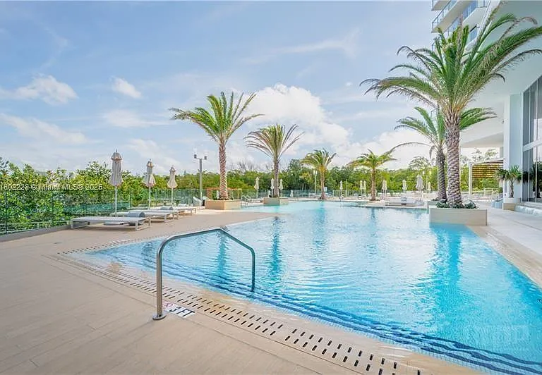 16385 Biscayne Blvd #2103 — Photo 30