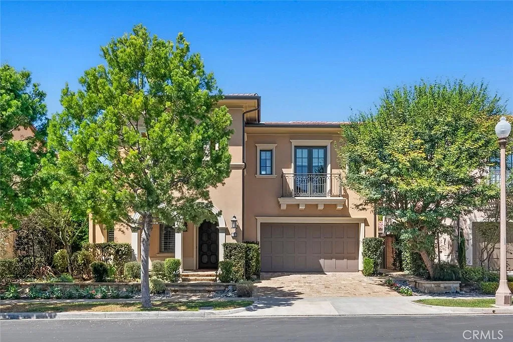 5 bed, 5.5 bath, 4522 sqft, $10,800 — Photo 1