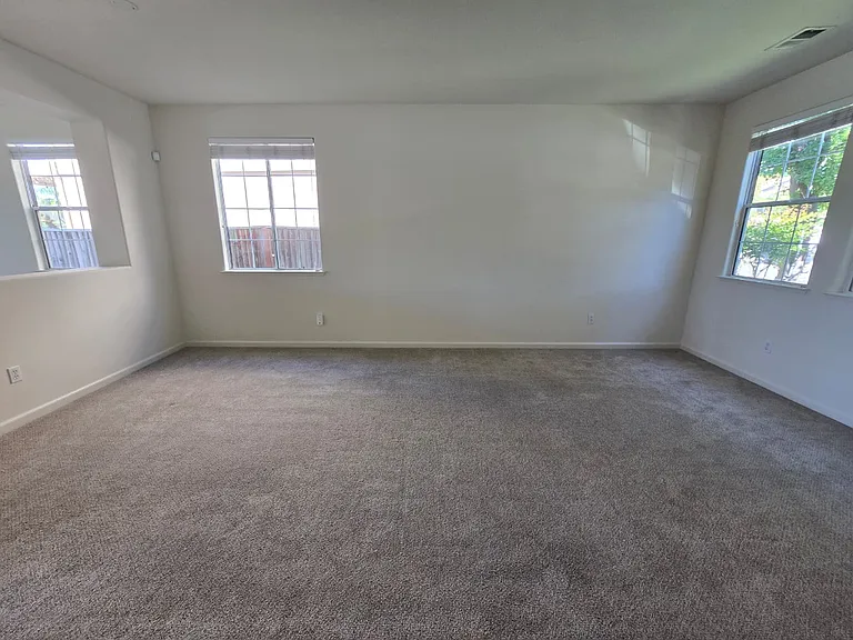 5130 Lakeshore Dr — Photo 8