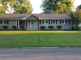 413 9th St, Lawrenceburg, TN 38464