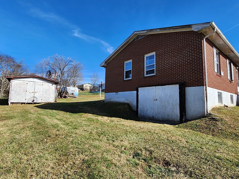 131 Center St, Marion, VA 24354 Zillow