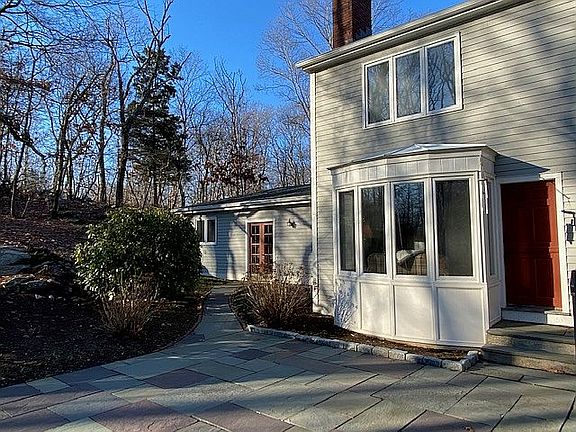 3rd image of 47 Golden Hill St