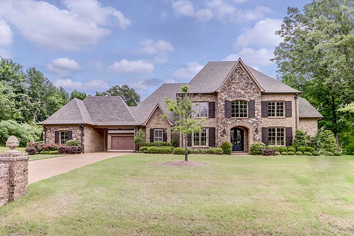 1st image of 310 Grove Park Dr