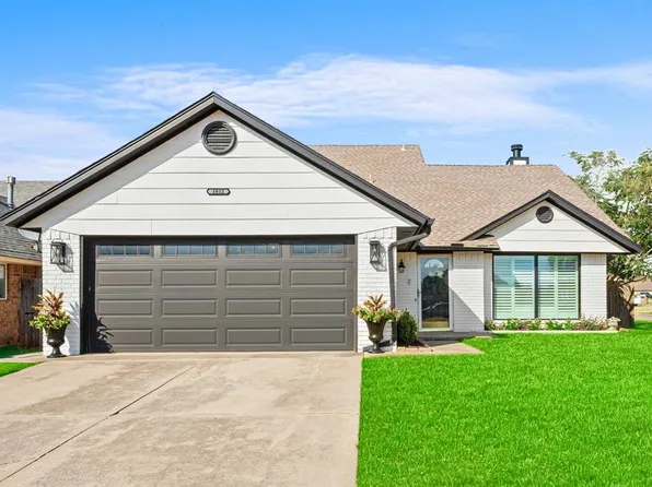 1812 Honeysuckle Ln, Midwest City, OK 73130
