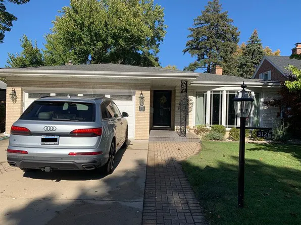 5126 Elm St, Skokie, IL 60077