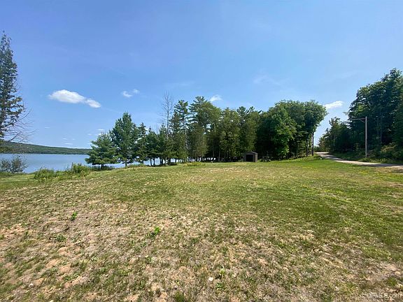 3rd image of W8084 S Lake Antoine Rd