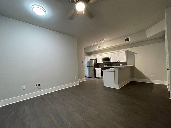 2nd image of 2727 Houston Ave #207