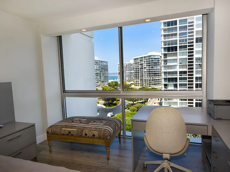 1810 Avenida Del Mundo #704 — Photo 24