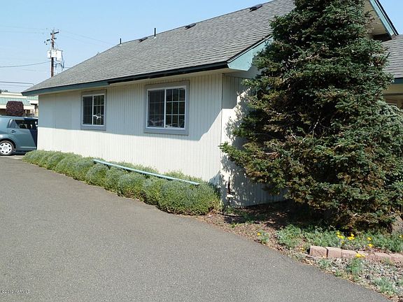 2nd image of 107 W Orchard Ave