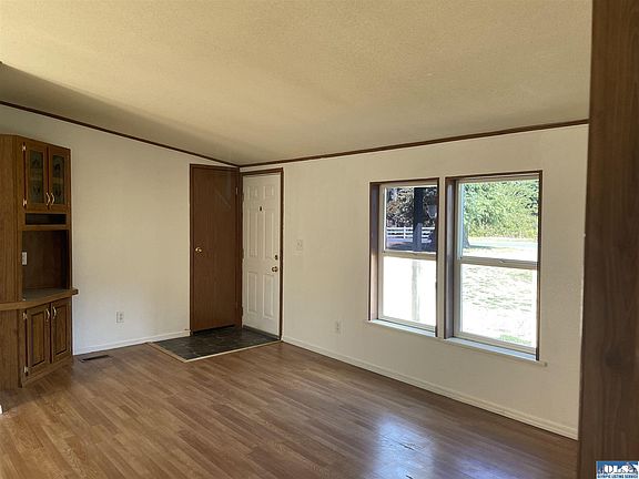 4th image of 951 Heath Rd