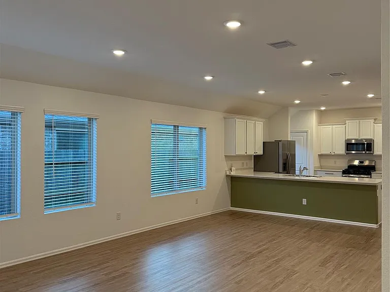 19380 Villa Mesa Dr — Photo 2