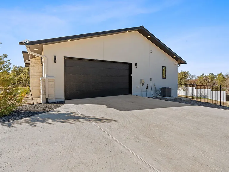 20806 Northland Cir — Photo 36