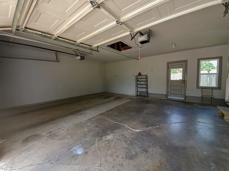 118 W Franklin St — Photo 22