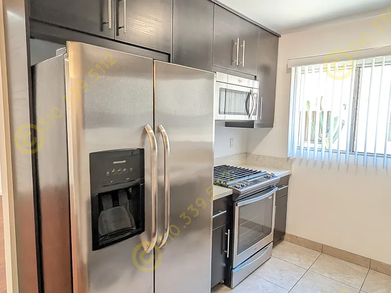 1231 N Genesee Ave #2 — Photo 6
