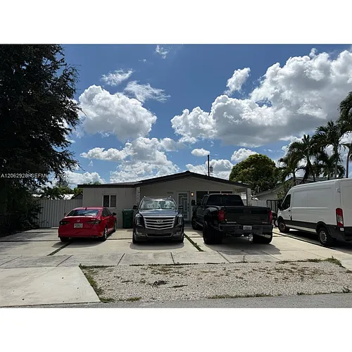 15945 NW 41st Ave Photo 1