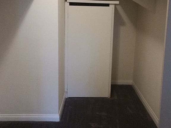 2nd image of 4915 Tyrone Ave APT 235