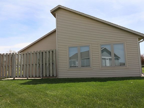 2nd image of 79 Stoneybrook Cir SW