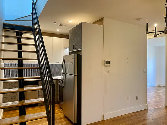 Rented by Hagstrom Management Inc | media 59