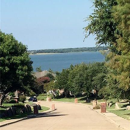 2nd image of 1748 Lake Breeze Dr