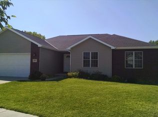 1857 NW Faesy Pl, Lincoln, NE 68528