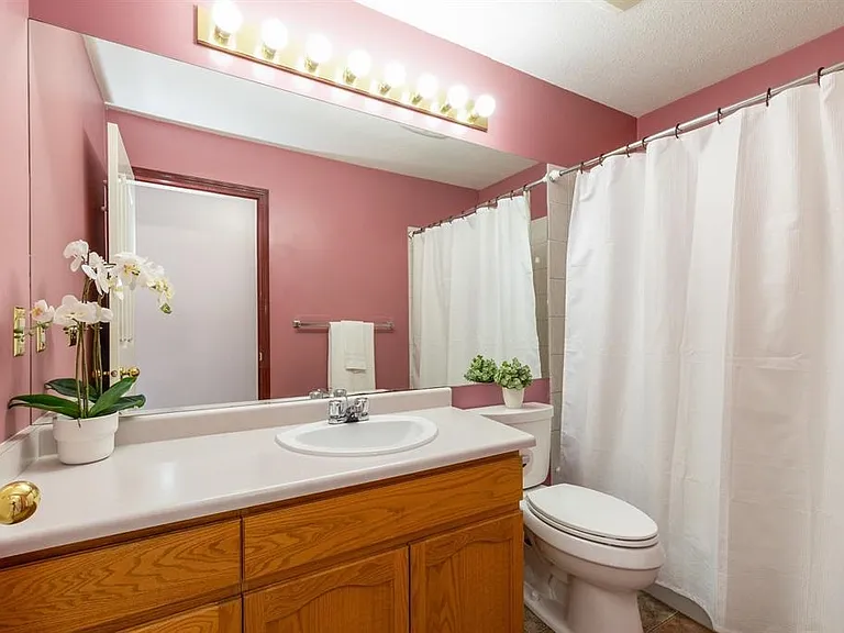 1378 Kenney St #LOWER — Photo 3