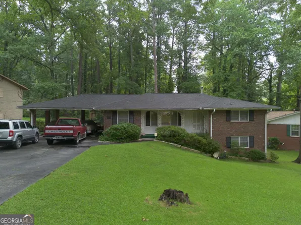 2738 Black Forest Trl SW, Atlanta, GA 30331