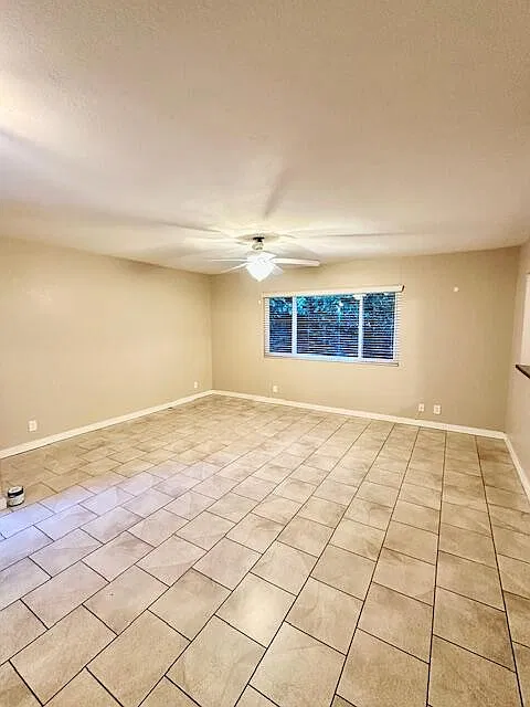 2 bed, 1050 sqft, $4,195 — Photo 2