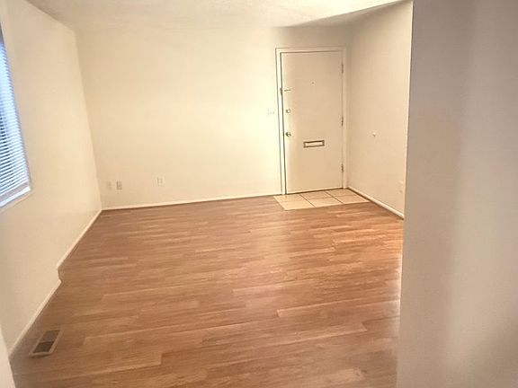 4th image of 475 E 6th Ave