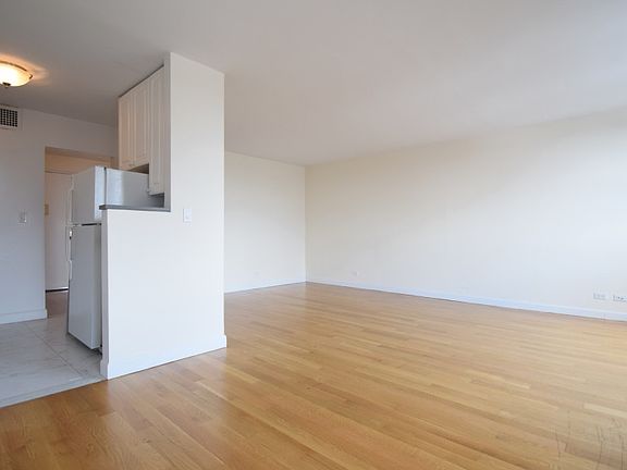 The Capri - Studio - GCC-16G