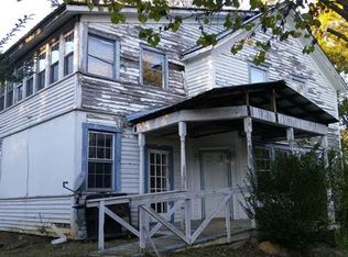 89 Hill St, Hot Springs, NC 28743