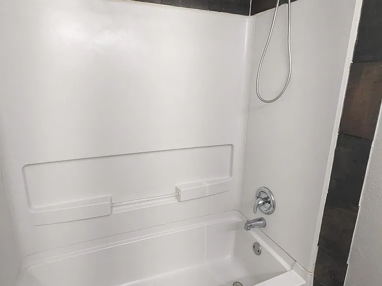 5639 Windsong Trl — Photo 13