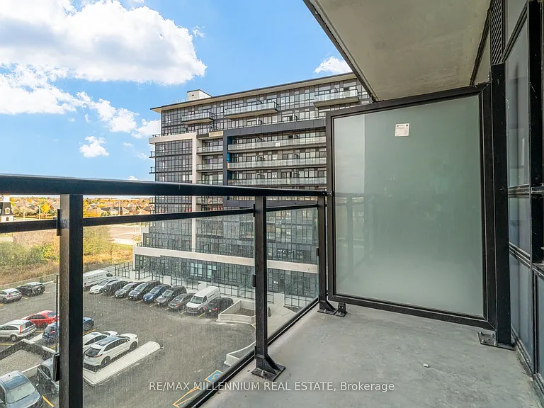 395 Dundas St W #531 — Photo 24