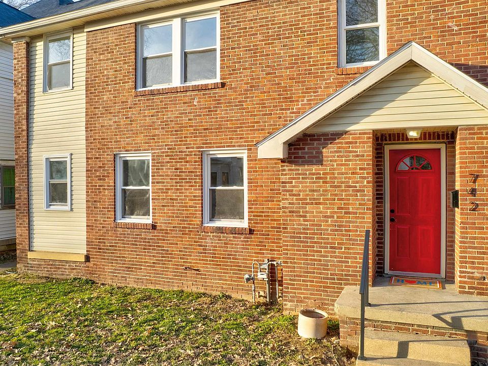 1st image of 742 E Powell Ave