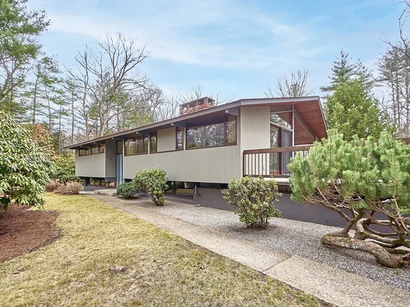 228 Heald Rd, Carlisle, MA 01741