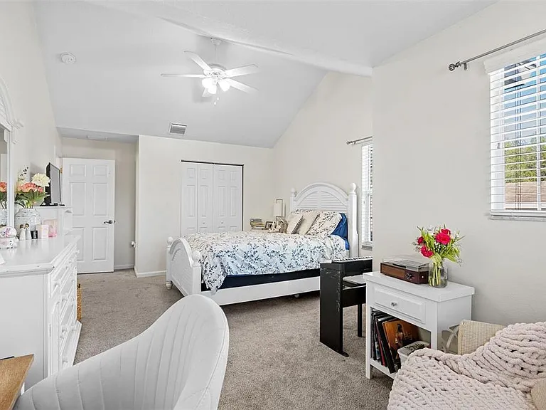 19419 Red Sky Ct — Photo 15