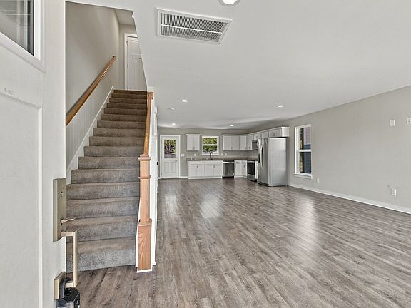 3rd image of 308 Myatt Dr