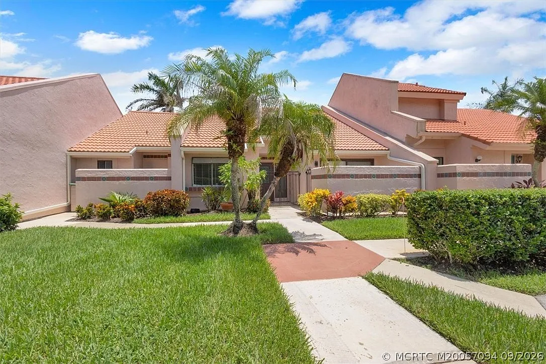 3 bed, 3.0 bath, 1722 sqft, $2,900 — Photo 1