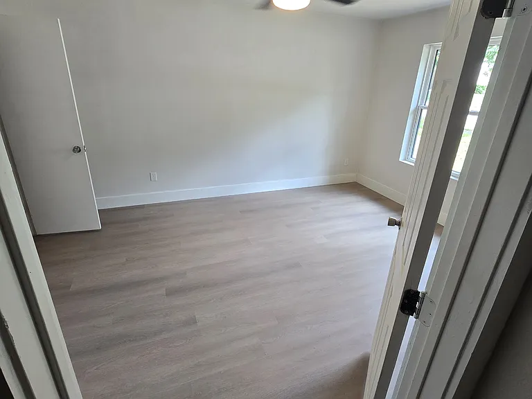 784 Shady Ln — Photo 13
