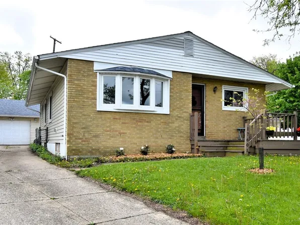 17601 Naomi Ave, Cleveland, OH 44111