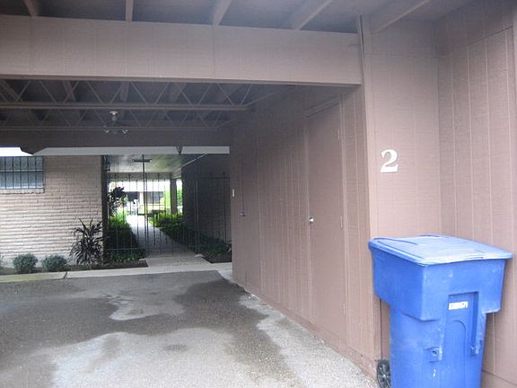 3rd image of 700 Fern Ave #2