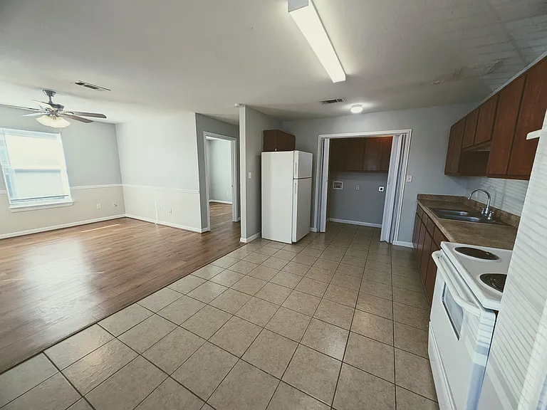 138 S Bend Ct #A — Photo 12