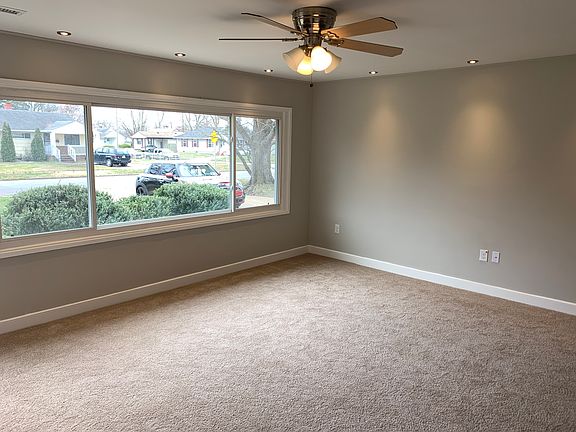 4th image of 1706 Meadow Lake Dr