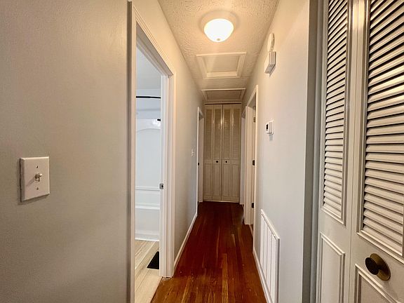 5th image of 707 Estes Dr