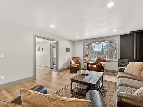 5th image of 304 Samson Ct