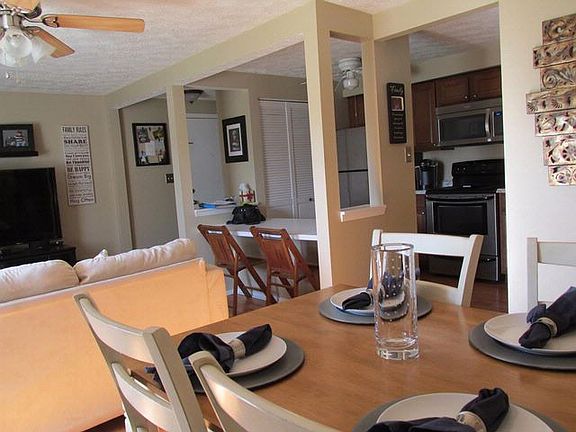 5th image of 3501H Lochearn Ct APT H