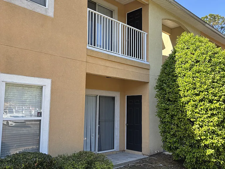 FRONT OF UNIT