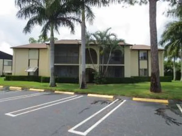 436 Pine Glen Lane #D-2, Greenacres, FL 33463