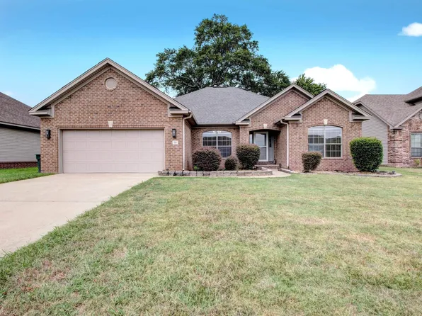 28 Rosewall Ln, Little Rock, AR 72210