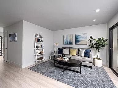 3rd image of 3039 Kaiser Dr